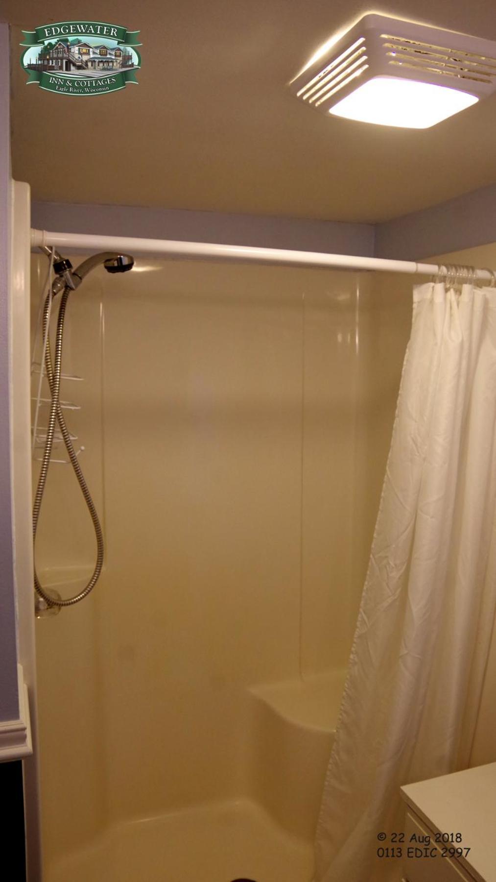 Edgewater Inn & Cottages Eagle River Kamer foto